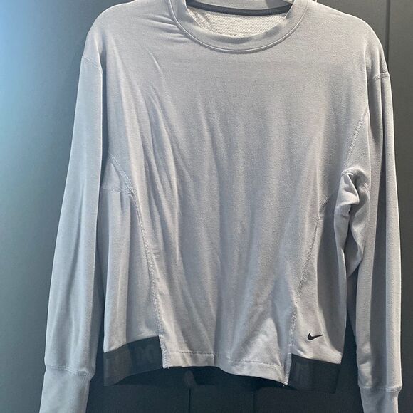 Nike Long Sleeve Work out Top - Picture 1 of 4